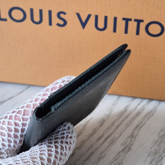 AUTHENTIC Louis Vuitton Taiga Organizer Depoche Business Card Holder - Picture 7 of 12
